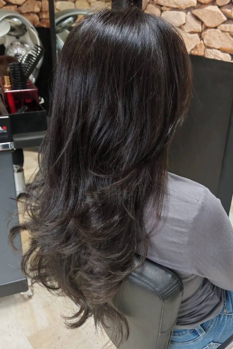 Geföhnte lange Haare, Beautysalon Kimo Weiden