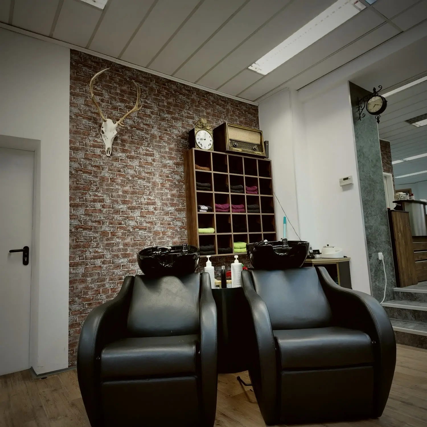 Waschplätze im Beautysalon